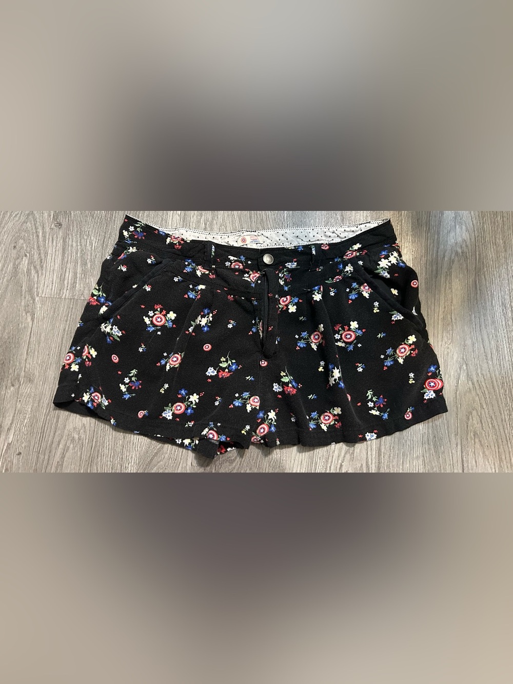 Her Universe Captain America Womens Shorts L-XL see description